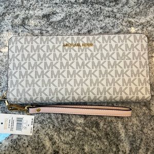 Michael Kors JST Large Zip Wallet
